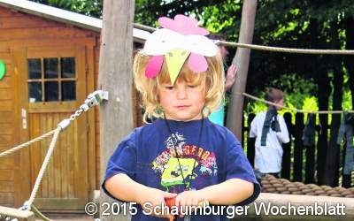 Kleine Abenteurer angeln Hühner