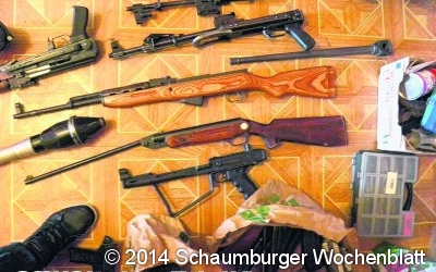 Maschinenpistolen, Granaten und Panzerfäuste gefunden