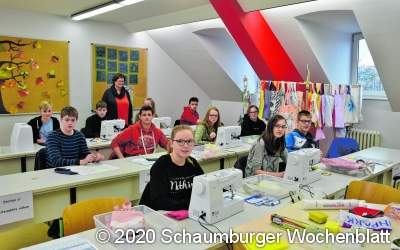 Schüler nähen 
nachhaltige...