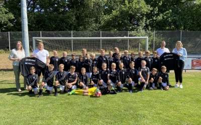 Neue Trainingspullis für die E-Jugend