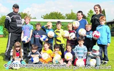 Nachwuchsfußballer trainieren donnerstags