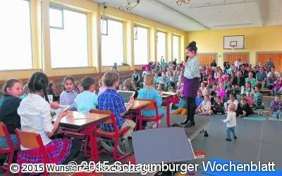 Kinder gehen auf Zeitreise