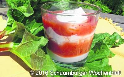Rhabarberkompott mit Quarkcreme