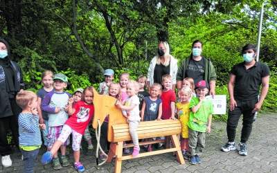 BBS Stadthagen spendet ein hölzernes Voltigierpferd