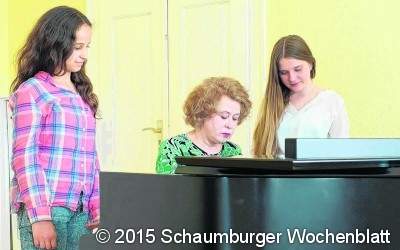 Klaviervorspiel junger Schüler
