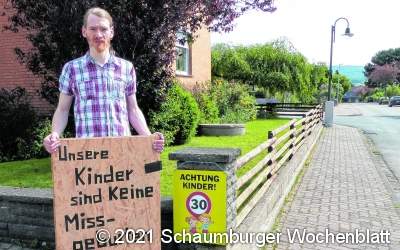 Raser in Pohle 
beleidigt kleine Kinder
