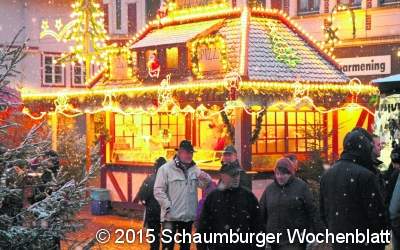 Rentier, Nikolaus und Feuerzangenbowle Rentier, Nikolaus und Feuerzangenbowle