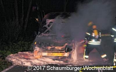 PKW steht in Flammen
