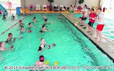 Einmal mit Riesenhunden schwimmen