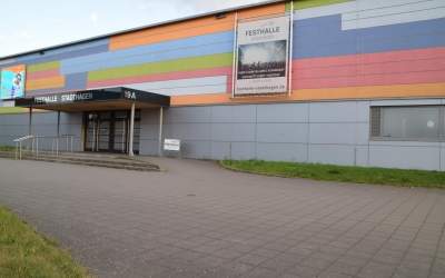 Thema Festhalle – Stadtrat beschließt weitere Prüfung