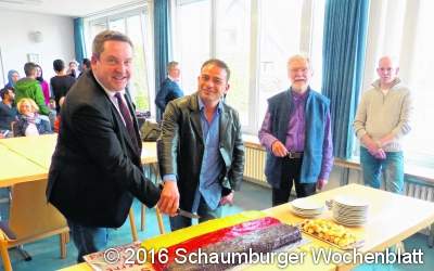 Landrat Dr. Lehmann besucht Augustdorfer Flüchtlingshilfe