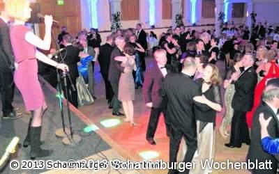 Der Stadtball bereitet 200 Besuchern viel Vergnügen