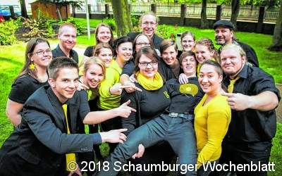 Chöre performen gemeinsam