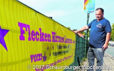 Fleckenkirmes vor der Eishalle feiern