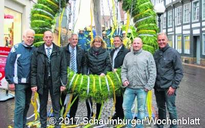 Der Maibaum steht, Losverkauf läuft gut