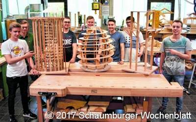 Schüler konstruieren Eingangstürme