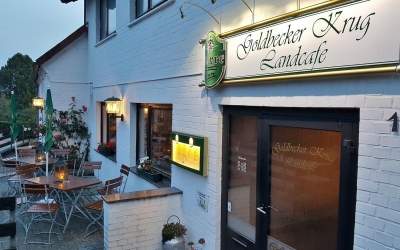 Goldgelbe Bratkartoffeln und butterzarte Torten