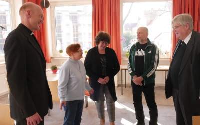 Weihbischof: „Wir werden uns auch von Kirchen trennen müssen“