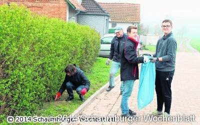 Jede Menge Wodkaflaschen im Freien eingesammelt