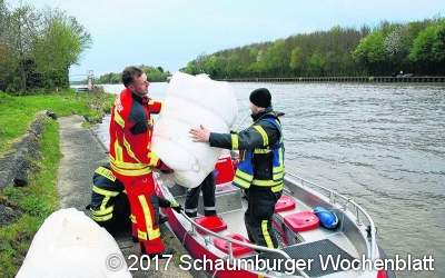 Ölverschmutzung ruft die Feuerwehr auf den Plan