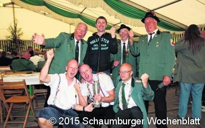 Das Rosenrott holt den Pokal