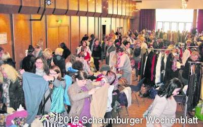 Mega-Andrang auf die Kleidungsschnäppchen