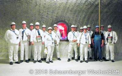 Feuerwehr begibt sich unter Tage