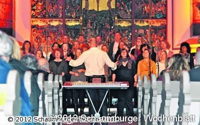 Starke Stimmen stellen auf die Weihnachtszeit ein