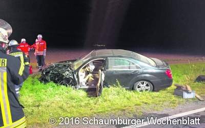 Feuerwehr befreit Fahrer