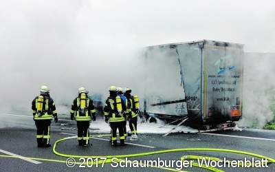 Brennender Anhänger sorgt wieder für langen Stau