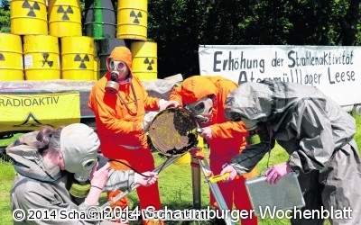 Atommüllfässer als Zeichen des Protests