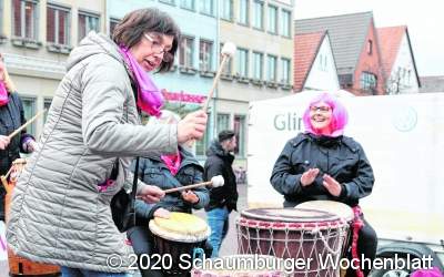 Gemeinsames Tanzen setzt Zeichen gegen Gewalt an Frauen