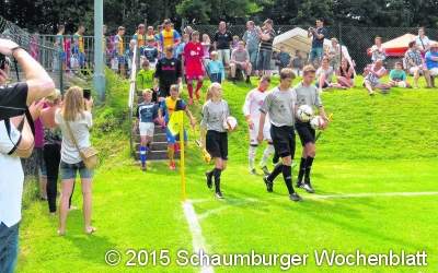 Rasantes Spiel vor kleiner Kulisse