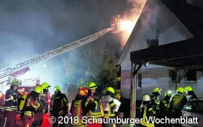 Brand und Unfall halten Feuerwehr auf Trab