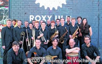 Beim großen Jubiläumskonzert erklingt satter Big-Band-Sound im Gymnasium
