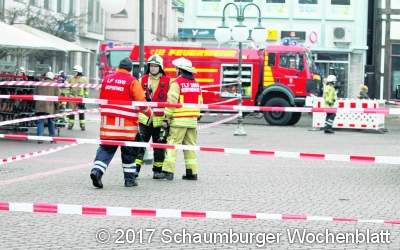 Passanten missachten Absperrungen