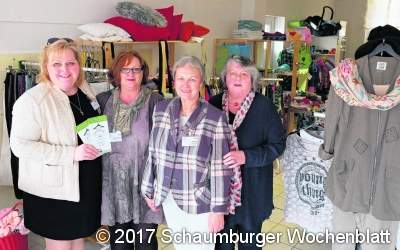 Zwischen Shirts und Schuhen Brücken bauen