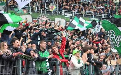 Schalke 04 kommt Freitag nach Hannover