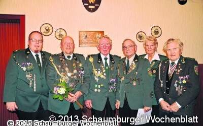 Ehrennadeln für treue Schützen