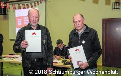 Auf dem Boden wälzen und schreien