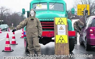 Dekontaminierungsstelle misst Radioaktivität von Autos