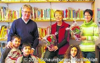 Zwei Lese-Feen begeistern Lauenhäger Grundschüler