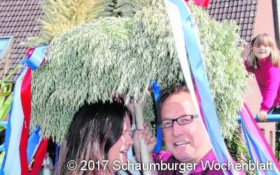 Tanz unter der Erntekrone mit 