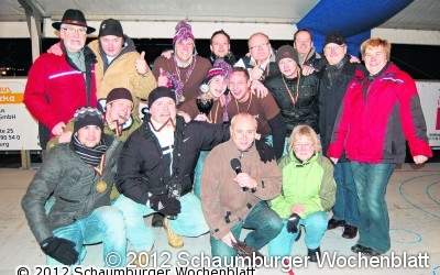 Eisstockschießen auf dem Marktplatz in Bückeburg