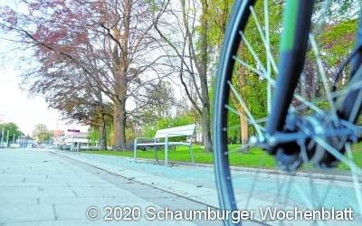 Kehrtwende auf der Promenade im Kurpark: Künftig darf dort auch geradelt werden
