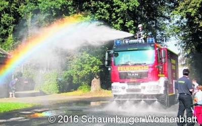 Feuerwehrfest bei  strahlendem Sonnenschein