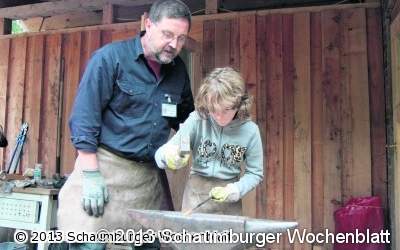 Aktiv mit Jagdhorn,Hammer und Schere