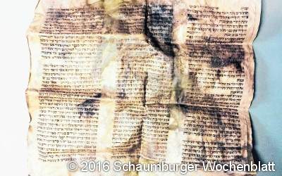 Teil einer Thora-Rolle in der Orgel gefunden