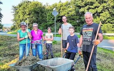Zum zweiten Mal nachgeharkt
für eine blühende Wiese