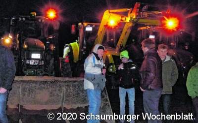 Erneuter Protest mit viel Feuer und Blinklichtern